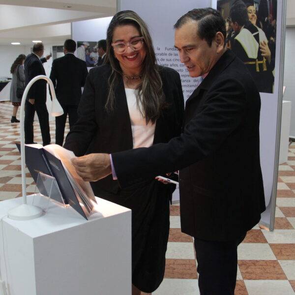 La San Martín presentó su libro con más de 40 años de memoria y futuro