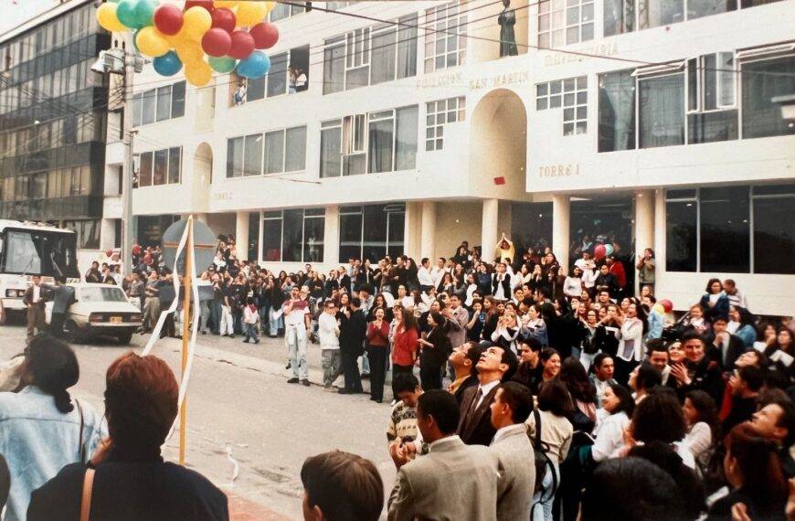 44 años construyendo país a través de la educación